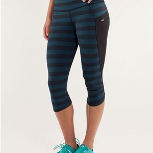 Lululemon Run Top Speed Crop Legging Size‎ 6 Micro Macro Alberta Lake Black